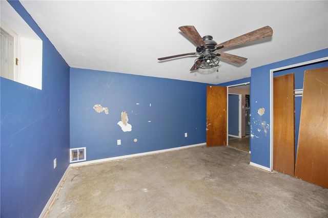 3801 Greenfield Rd, Hampton, PA 15101