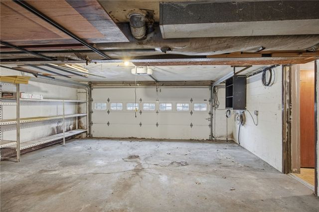 3801 Greenfield Rd, Hampton, PA 15101