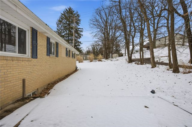 3801 Greenfield Rd, Hampton, PA 15101