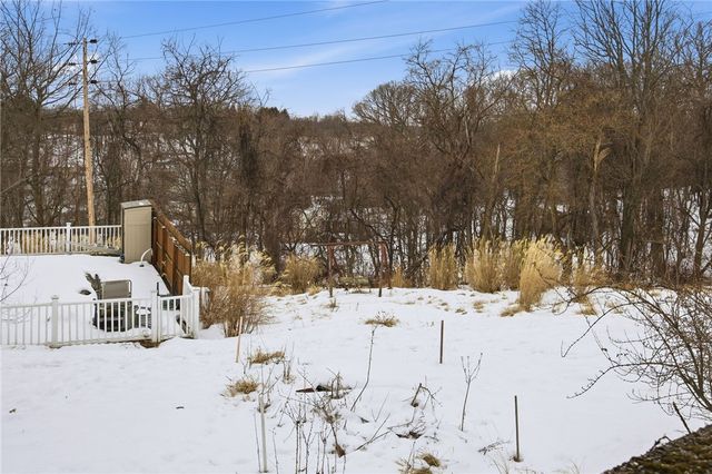 3801 Greenfield Rd, Hampton, PA 15101