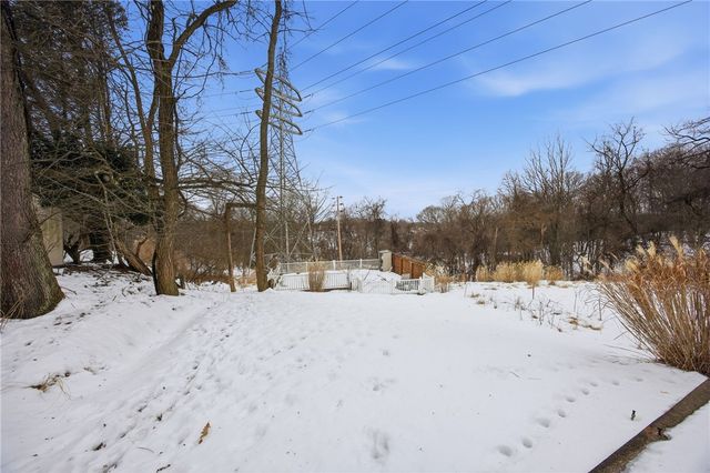 3801 Greenfield Rd, Hampton, PA 15101