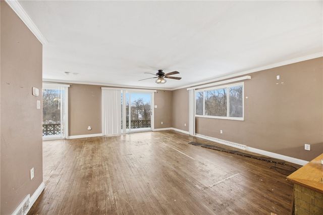 3801 Greenfield Rd, Hampton, PA 15101