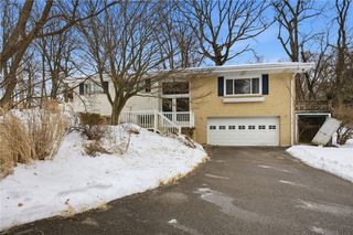 3801 Greenfield Rd, Hampton, PA 15101