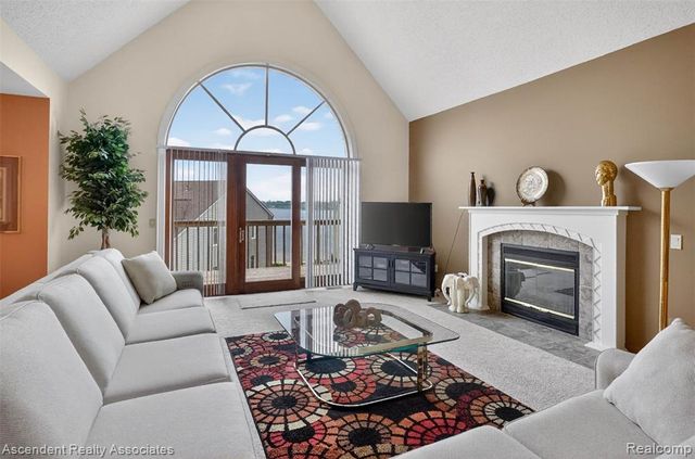 3372 Loon Lake Court 41, Waterford, MI 48329