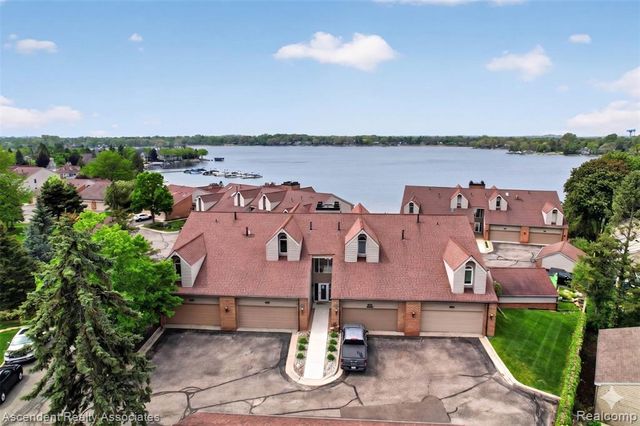 3372 Loon Lake Court 41, Waterford, MI 48329