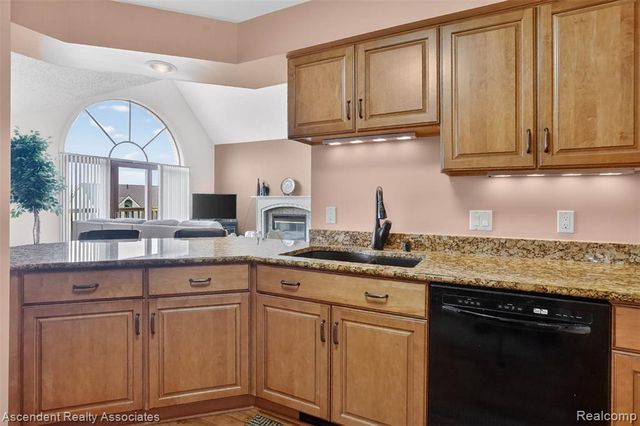 3372 Loon Lake Court 41, Waterford, MI 48329