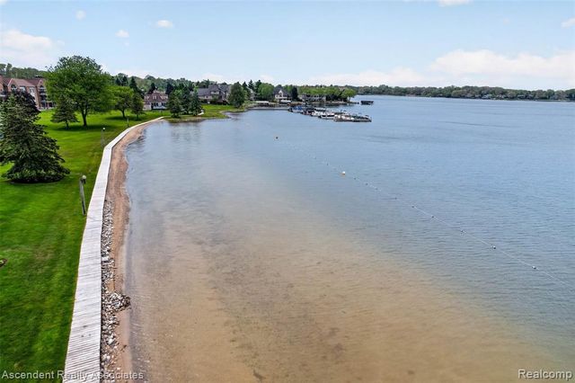 3372 Loon Lake Court 41, Waterford, MI 48329