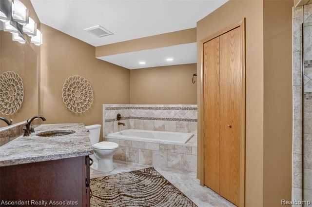 3372 Loon Lake Court 41, Waterford, MI 48329