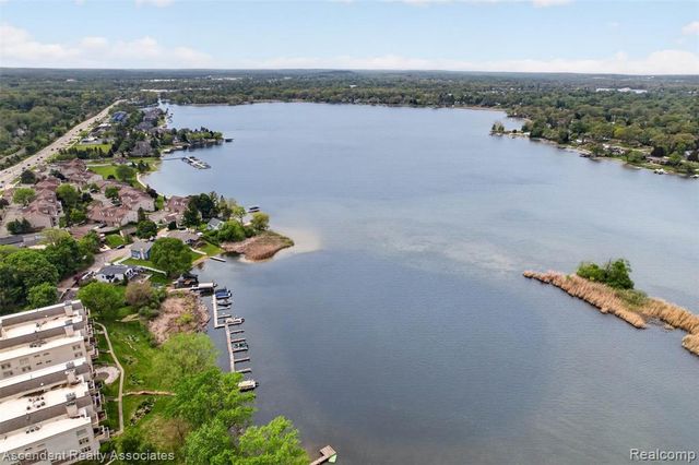 3372 Loon Lake Court 41, Waterford, MI 48329