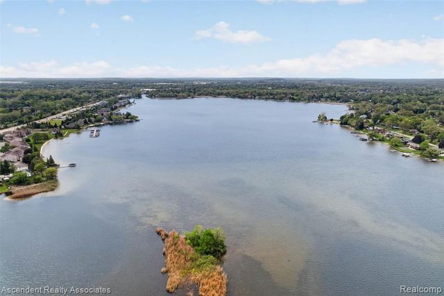 3372 Loon Lake Court 41, Waterford, MI 48329