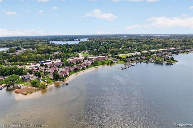 3372 Loon Lake Court 41, Waterford, MI 48329
