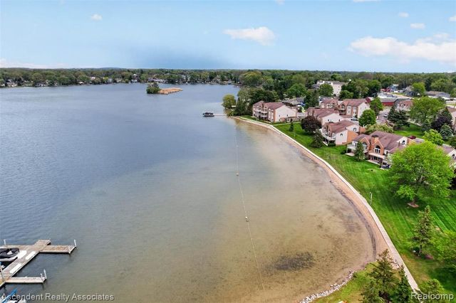 3372 Loon Lake Court 41, Waterford, MI 48329