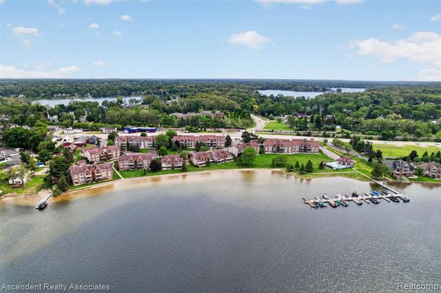 3372 Loon Lake Court 41, Waterford, MI 48329