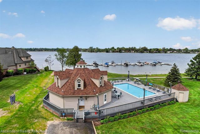 3372 Loon Lake Court 41, Waterford, MI 48329