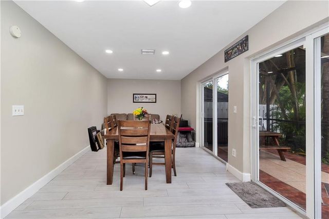 9812 NW 9th Court, Plantation, FL 33324