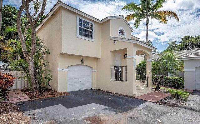 9812 NW 9th Court, Plantation, FL 33324
