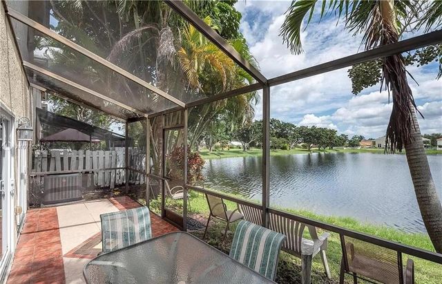 9812 NW 9th Court, Plantation, FL 33324