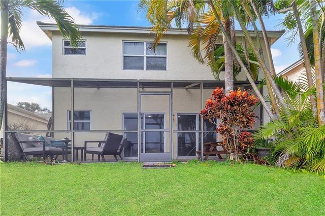 9812 NW 9th Court, Plantation, FL 33324