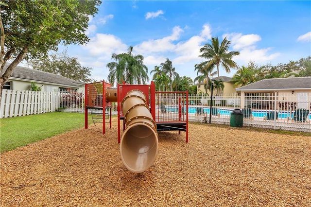 9812 NW 9th Court, Plantation, FL 33324
