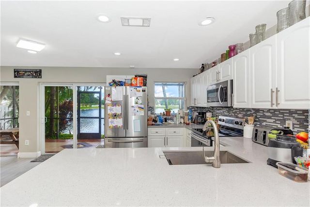 9812 NW 9th Court, Plantation, FL 33324