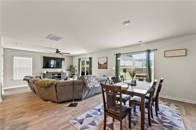 586 Tochi Court, Winston-salem, NC 27105