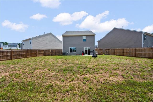 586 Tochi Court, Winston-salem, NC 27105
