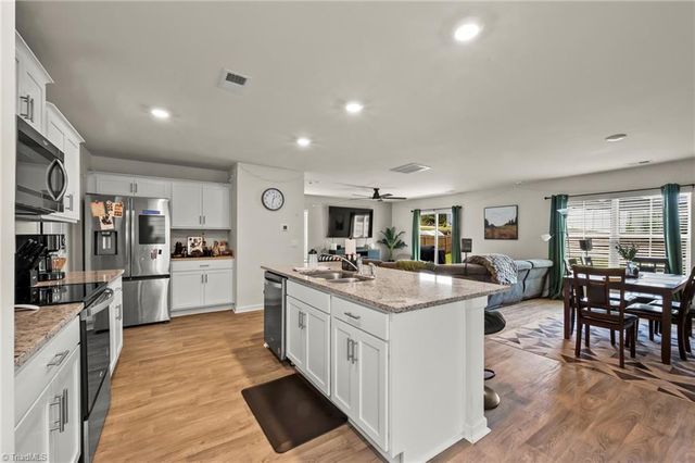 586 Tochi Court, Winston-salem, NC 27105