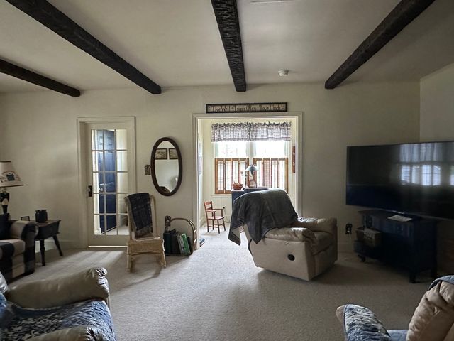 1363 2nd Avenue S, Clinton, IA 52732