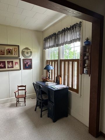 1363 2nd Avenue S, Clinton, IA 52732