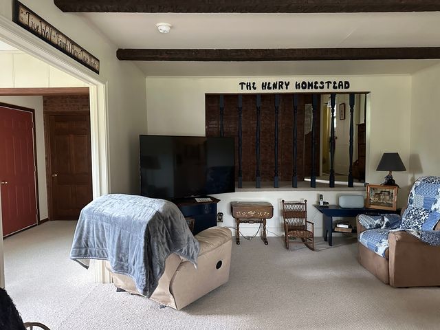 1363 2nd Avenue S, Clinton, IA 52732