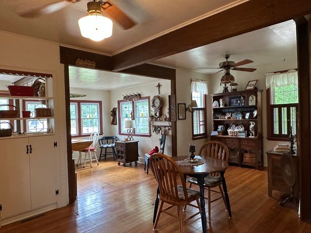 1363 2nd Avenue S, Clinton, IA 52732