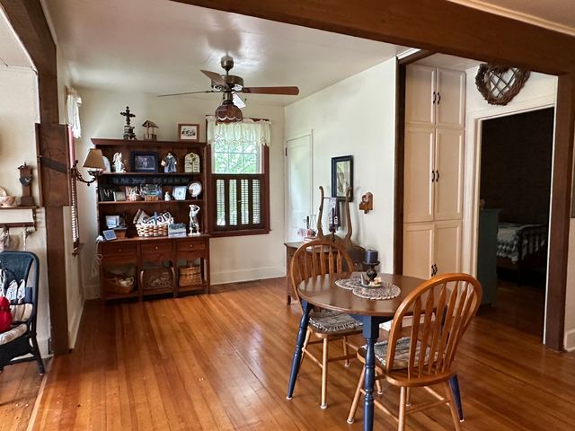 1363 2nd Avenue S, Clinton, IA 52732