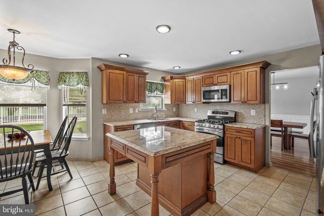 1438 BENTLEY DR, Warrington, PA 18976