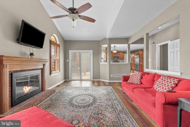 1438 BENTLEY DR, Warrington, PA 18976