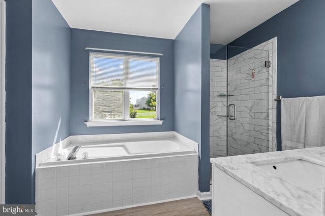 1438 BENTLEY DR, Warrington, PA 18976