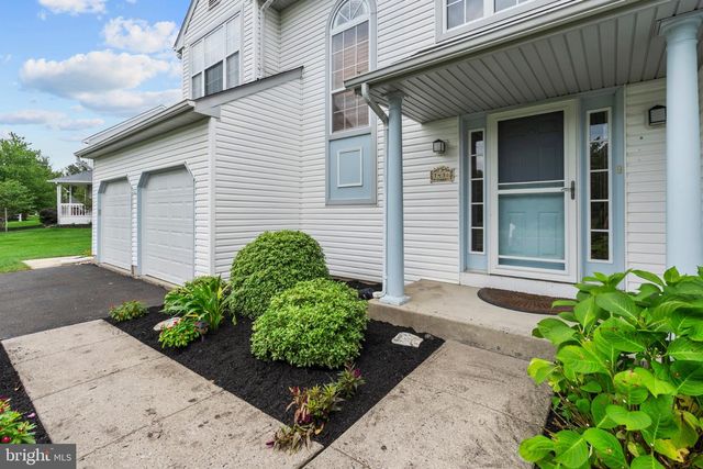 1438 BENTLEY DR, Warrington, PA 18976