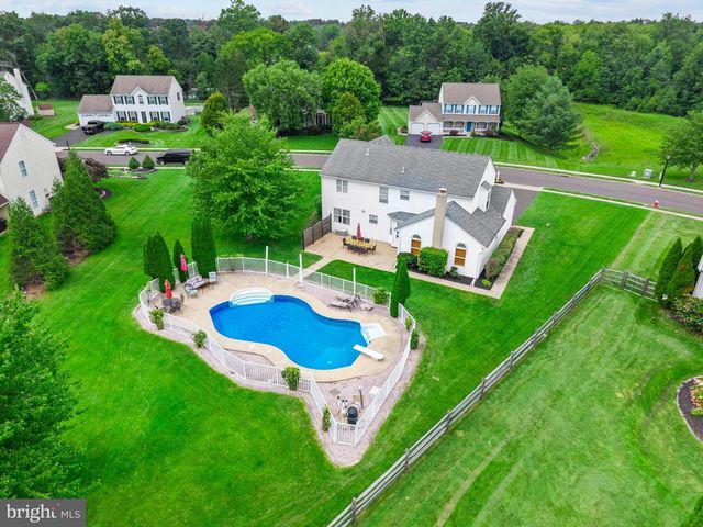 1438 BENTLEY DR, Warrington, PA 18976