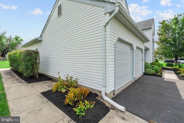 1438 BENTLEY DR, Warrington, PA 18976