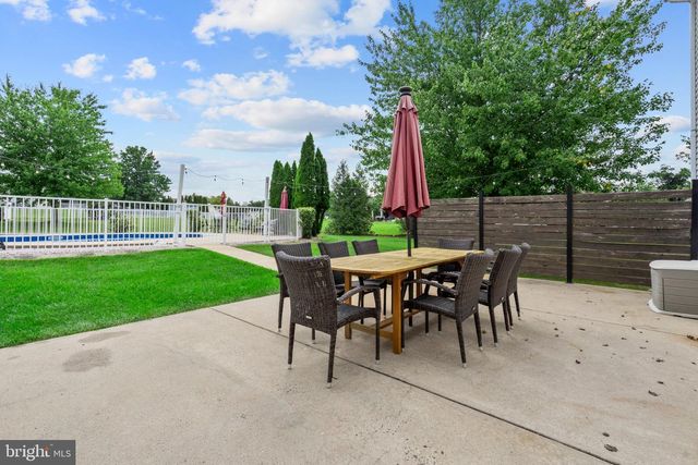 1438 BENTLEY DR, Warrington, PA 18976
