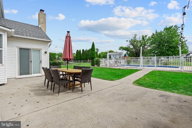 1438 BENTLEY DR, Warrington, PA 18976