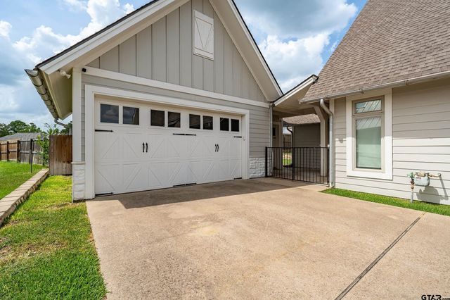 14611 Twin Pines Lane, Lindale, TX 75771