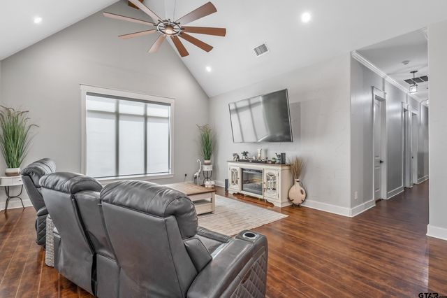 14611 Twin Pines Lane, Lindale, TX 75771