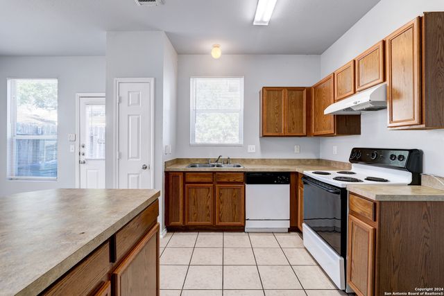 10302 LATELEAF OAK, San Antonio, TX 78223