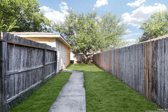 10302 LATELEAF OAK, San Antonio, TX 78223
