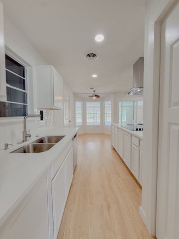 4013 Wedgworth Road S, Fort Worth, TX 76133