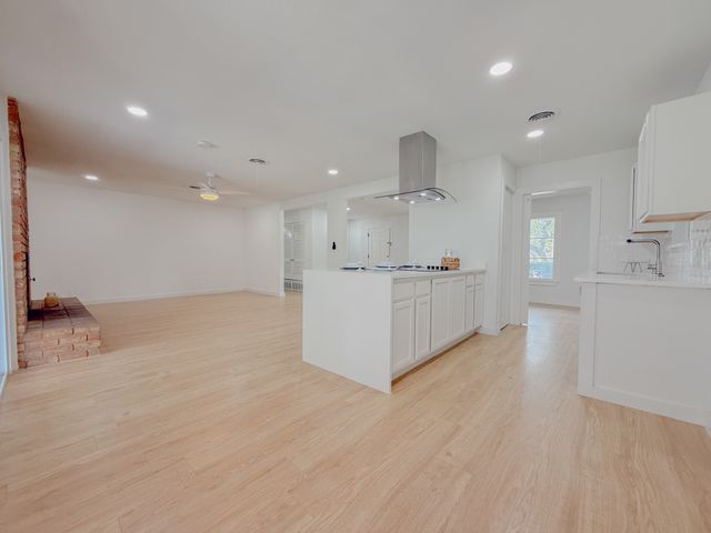 4013 Wedgworth Road S, Fort Worth, TX 76133