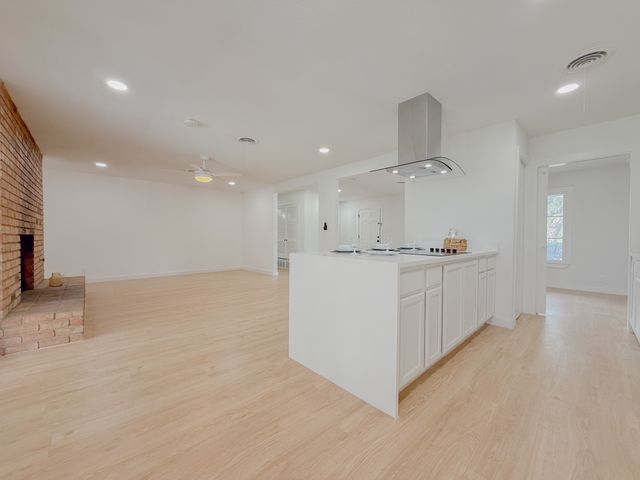 4013 Wedgworth Road S, Fort Worth, TX 76133