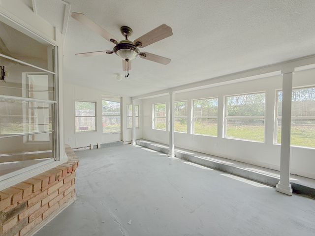 4013 Wedgworth Road S, Fort Worth, TX 76133