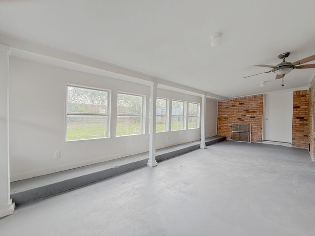 4013 Wedgworth Road S, Fort Worth, TX 76133