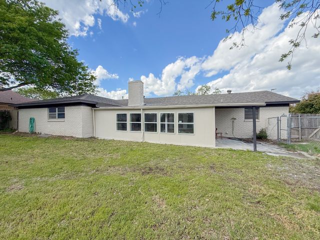 4013 Wedgworth Road S, Fort Worth, TX 76133